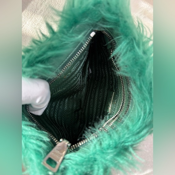 Auth Prada Eco Pelliccia Faux Fur Wristlet Clutch Green - Picture 13 of 15
